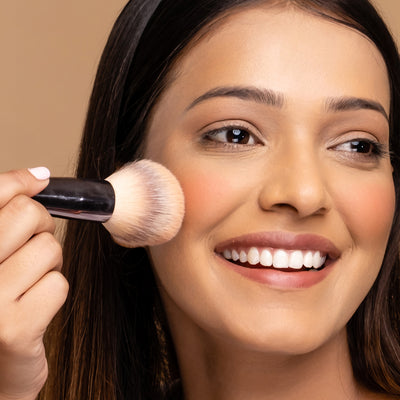 Swiss Beauty Makeup Brush try the Best Makeup Fixing Powder 