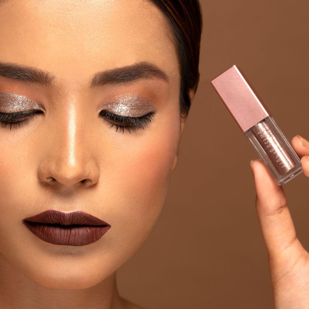 Metallic liquid eyeshadow